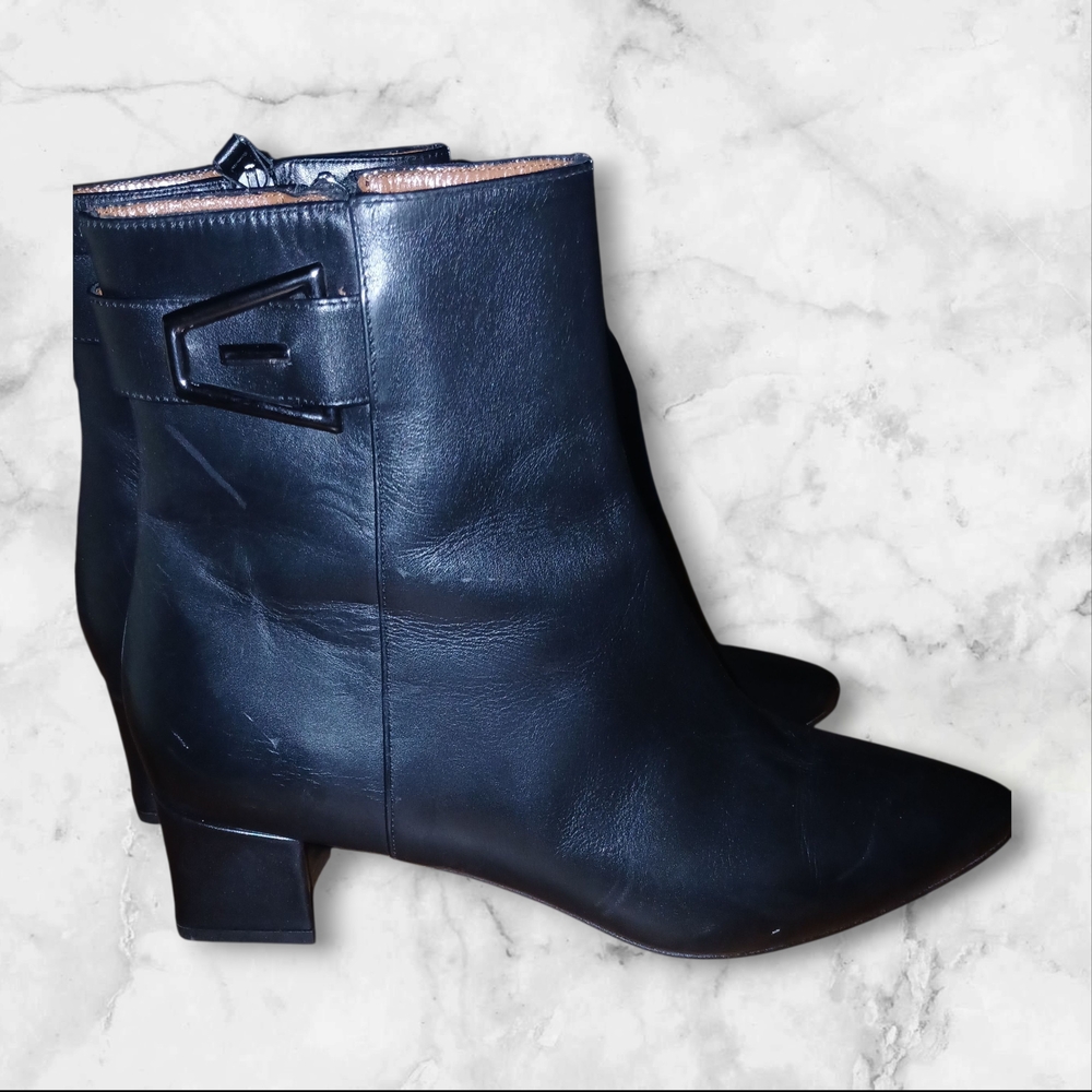 Aquatalia Black Ankle Boots Sleek Design